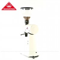 Vorschau: Kaffeemühle, Farbe weiss, 83 cm hoch mit einem Trichterinhalt von ca. 1.500 g, EAN-Code: 0000000002248 ## Weitergehende Informationen und technische... Vorschau: Kaffeemühle, Farbe weiss, 83 cm hoch mit einem Trichterinhalt von ca. 1.500 g, EAN-Code: 0000000002248 ## Weitergehende Informationen und technische Details finden Sie auch auf der Webseite des Herstellers bzw. Rösters: <a href="https://www.mahlkoenig.d