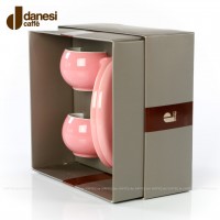 Vorschau: 2 farbige (pinke) DANESI Espressotassen mit Untertasse im Geschenkkarton, EAN-Code: 8000135010280 Vorschau: 2 farbige (pinke) DANESI Espressotassen mit Untertasse im Geschenkkarton, EAN-Code: 8000135010280