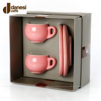 Vorschau: 2 farbige (pinke) DANESI Espressotassen mit Untertasse im Geschenkkarton, EAN-Code: 8000135010280 Vorschau: 2 farbige (pinke) DANESI Espressotassen mit Untertasse im Geschenkkarton, EAN-Code: 8000135010280