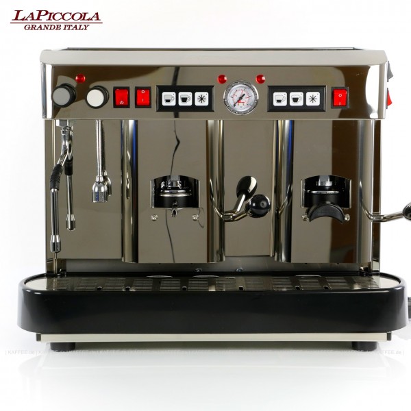 Espressomaschine für ESE-Pads (44 mm Standardpads) mit zwei Brühgruppen (7g/14g), automatische Dosierung, poliertem Edelstahl mit Seitenteilen ebenfalls in Edelstahl, Milchaufschäumer und Festwasseranschluß., EAN-Code: 