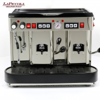 Espressomaschine für ESE-Pads (44 mm Standardpads) mit zwei Brühgruppen (7g/14g), automatische Dosierung, Edelstahl mit Seitenteilen ebenfalls in Edelstahl,... Espressomaschine für ESE-Pads (44 mm Standardpads) mit zwei Brühgruppen (7g/14g), automatische Dosierung, Edelstahl mit Seitenteilen ebenfalls in Edelstahl, Milchaufschäumer und Wassertank Diese Maschine ist in weiteren Ausführungen erhältlich: zum Bei