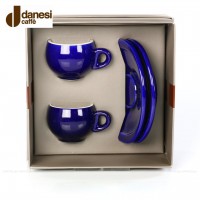 2 farbige (blaue) DANESI Espressotassen mit Untertasse im Geschenkkarton, EAN-Code: 8000135010280 2 farbige (blaue) DANESI Espressotassen mit Untertasse im Geschenkkarton, EAN-Code: 8000135010280