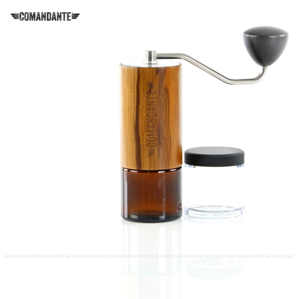 Material "Liquid Amber", sehr hochwertige Handmühle aus deutscher Produktion inkl. zwei Auffangbehälter Braunglas bzw. transparentem Polymer-Glas (Tritan), EAN-Code: 0000000002606