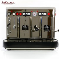 Espressomaschine für ESE-Pads (44 mm Standardpads) mit zwei Brühgruppen (7g/14g), automatische Dosierung, poliertem Edelstahl mit Seitenteilen ebenfalls in... Espressomaschine für ESE-Pads (44 mm Standardpads) mit zwei Brühgruppen (7g/14g), automatische Dosierung, poliertem Edelstahl mit Seitenteilen ebenfalls in Edelstahl, Milchaufschäumer und Festwasseranschluß., EAN-Code: