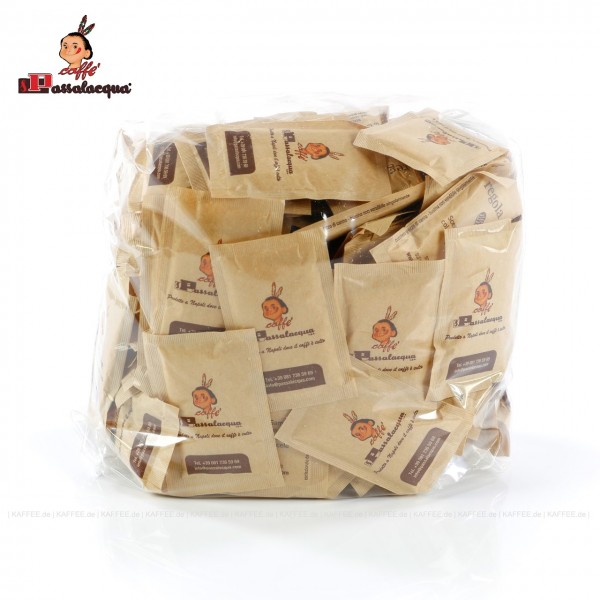 Zuckerpäckchen bedruckt mit PASSALACQUA-Logo, brauner Zucker, 5kg mit ca. 1.000 Päckchen pro VPE, Gesamtinhalt ca. 5 kg pro VPE, EAN-Code: 0000000001839